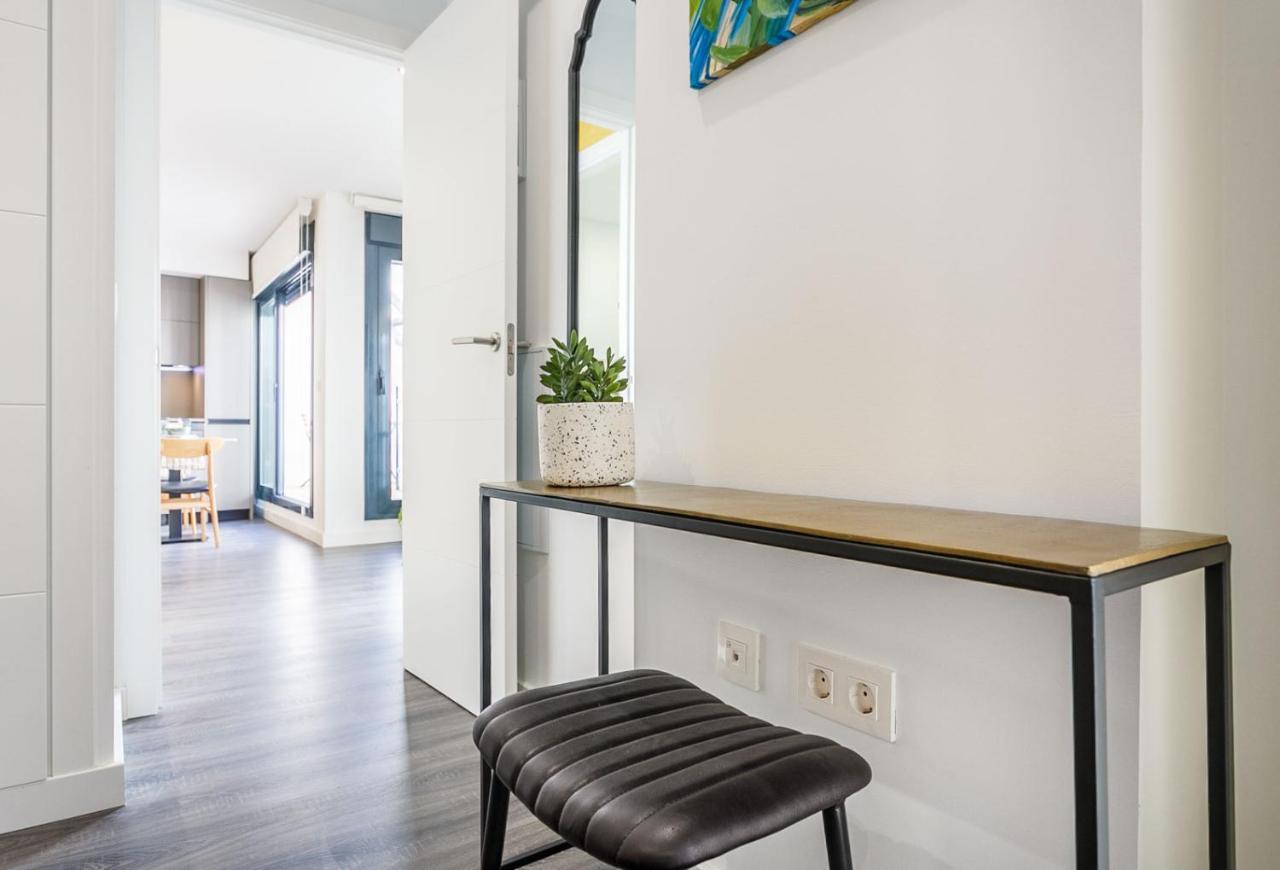 Precioso Atico De Diseno, Gran Terraza De 35 M2 Y De 16 M2 Y Garaje En Pleno Centro * Siviglia