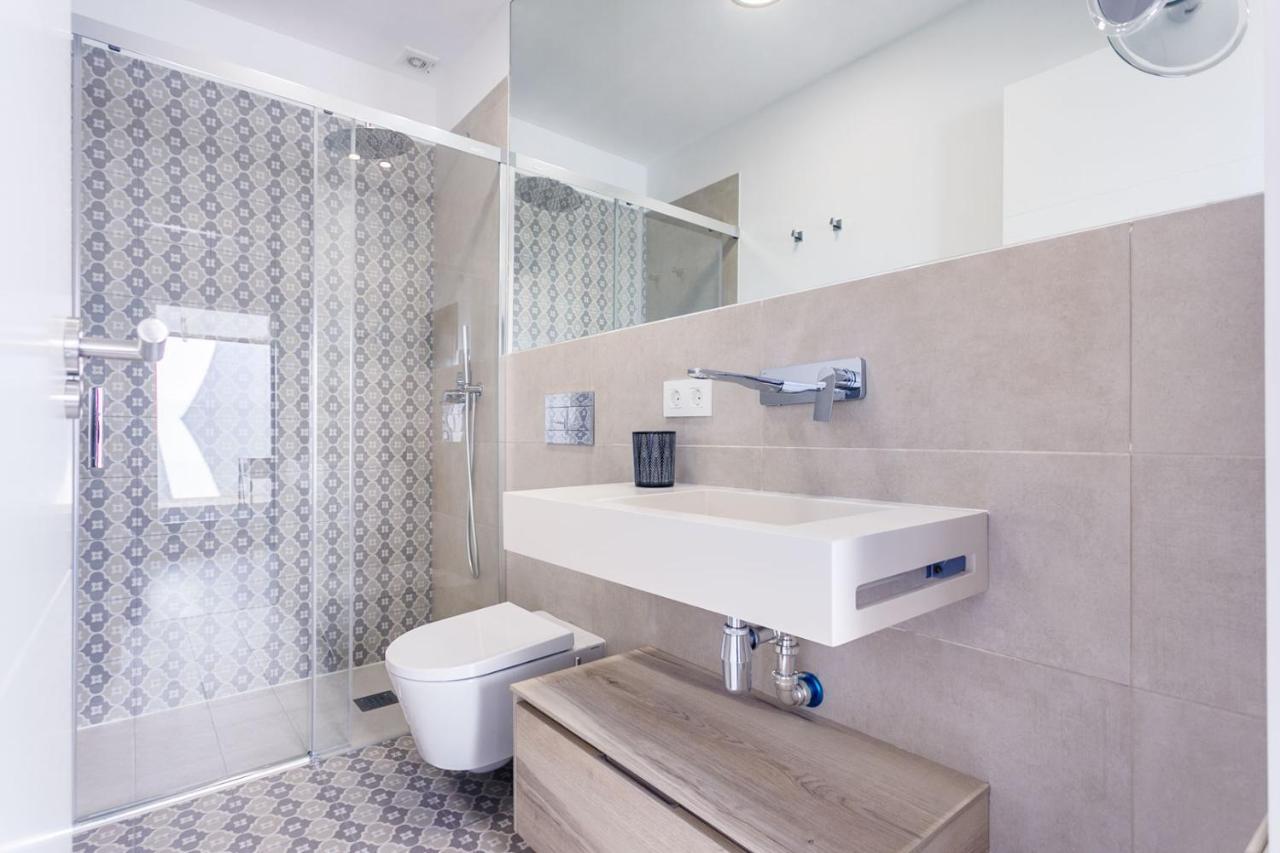 Apartament Precioso Atico De Diseno, Gran Terraza De 35 M2 Y De 16 M2 Y Garaje En Pleno Centro *